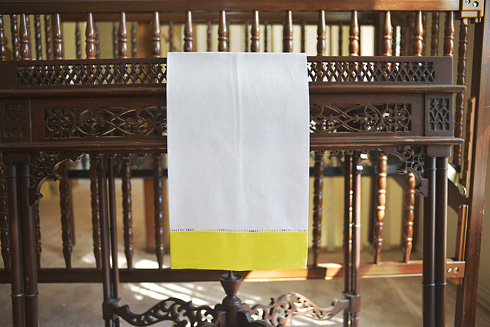 White Hemstitch Guest Towel with Lemon Verbena Color Border - Click Image to Close